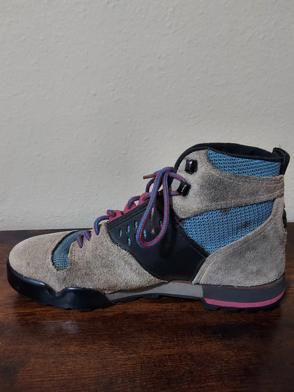 Vintage 80's 90's OG Nike lava High hiking Boots womens size 9